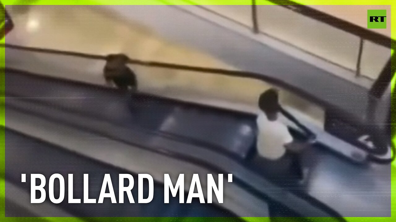 Brave shopper confronts Australian mall knifeman