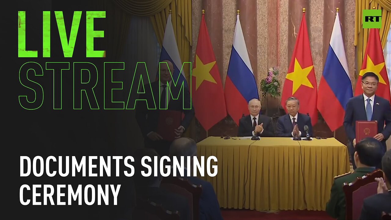 Official documents signing ceremony held in Hanoi amid Putin's visit [MUTE]