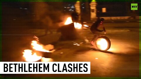 Suffocating clashes erupt at Palestinian Prisoners Day march