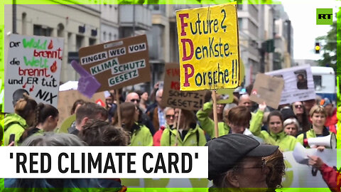 Hundreds march for climate protection measures in Germany