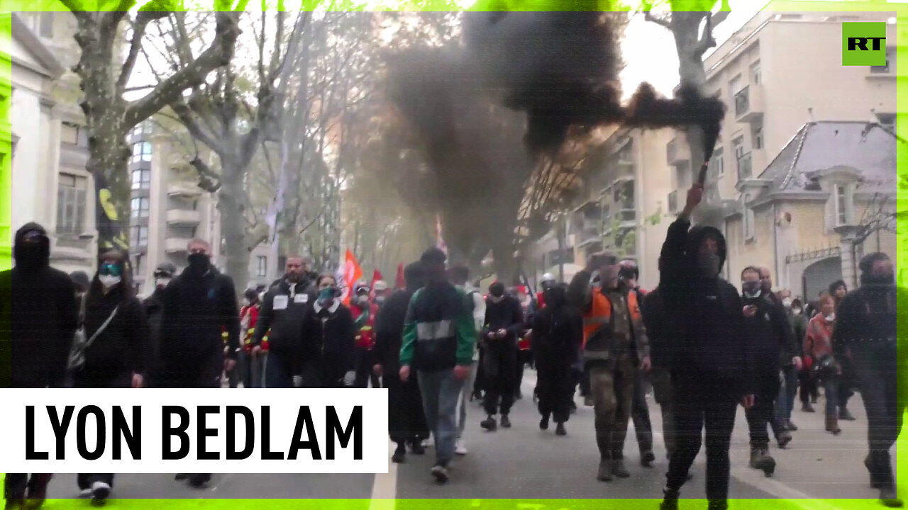 Protest against pension reform descends into chaos in Lyon