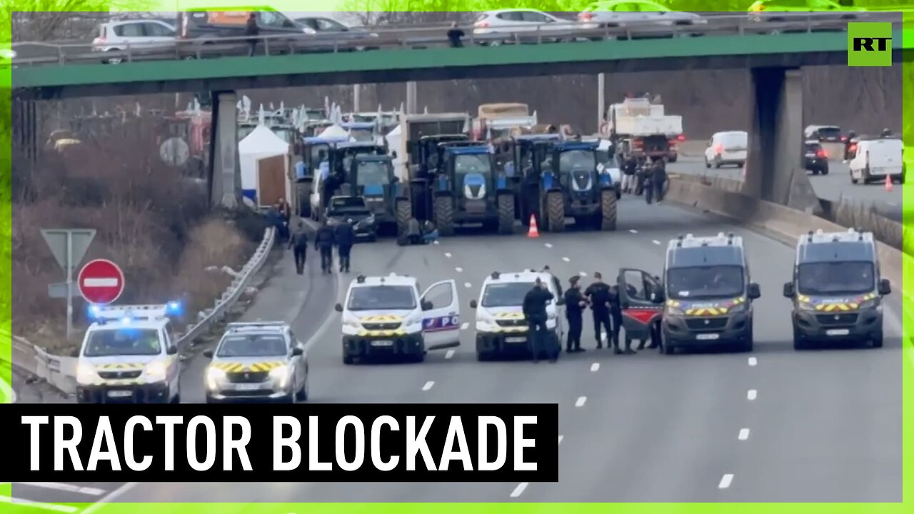 French farmers block key motorway to Paris