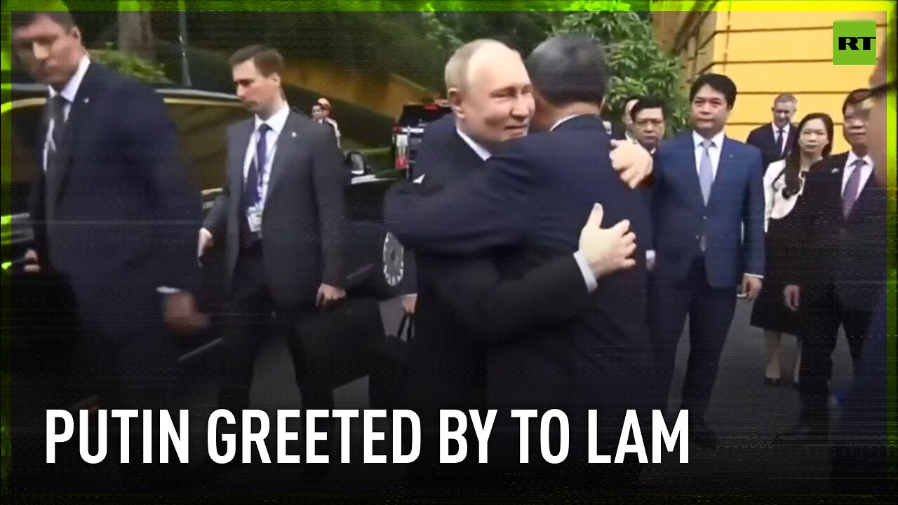 Putin greeted by his Vietnamese counterpart To Lam