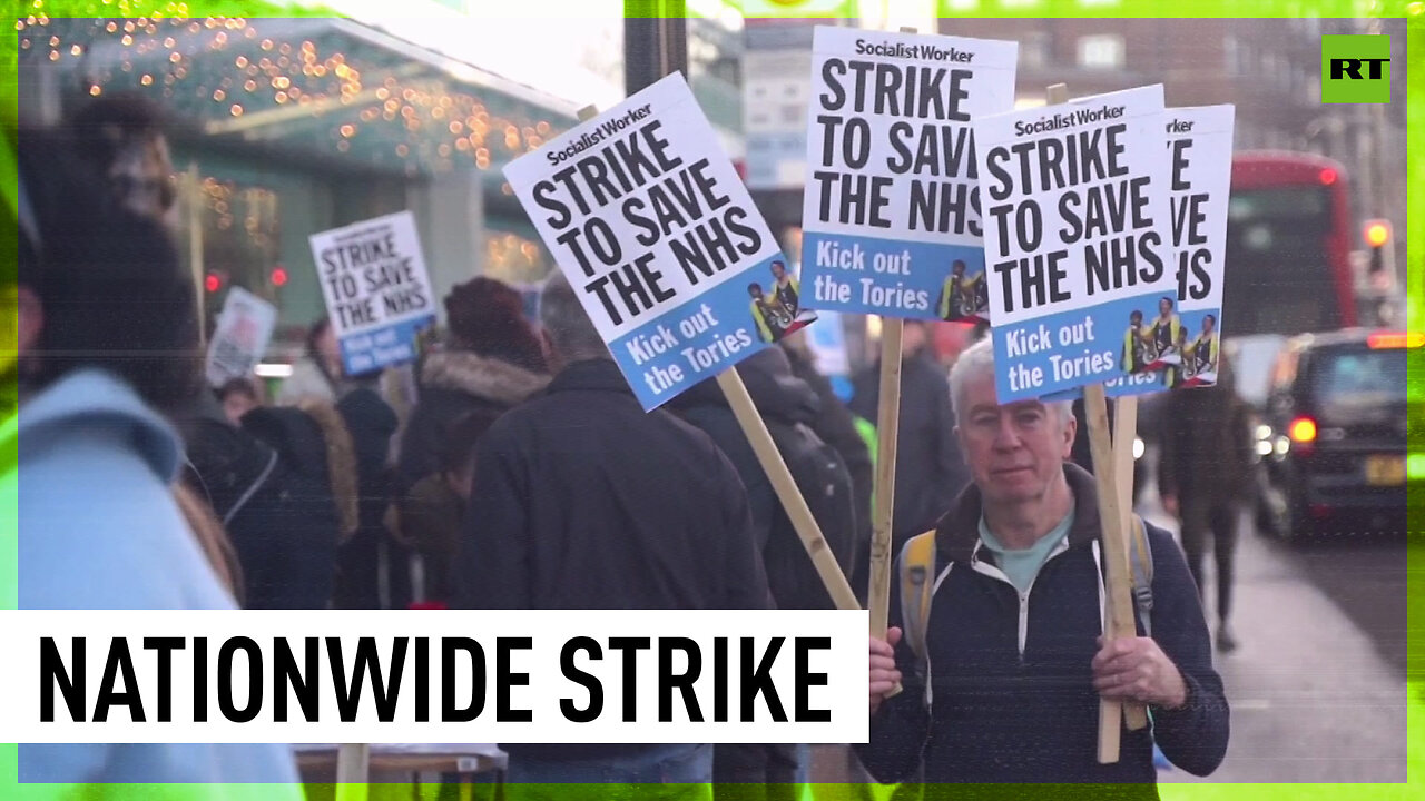 Hundreds of UK nurses rally demanding better pay