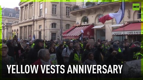 Six years on: Yellow Vests take to Paris streets