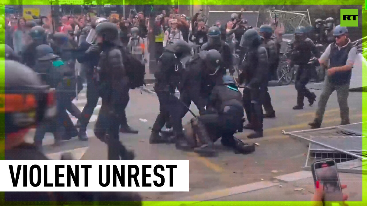 Protesters build barricades as Paris police use force to disperse them