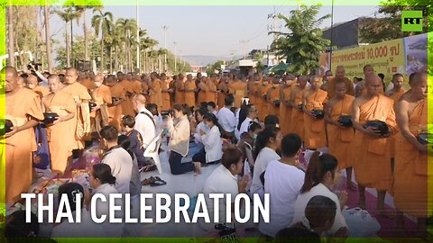 Sacred ceremony: 10,000 monks receive alms сelebrating 193rd anniversary of Thai province