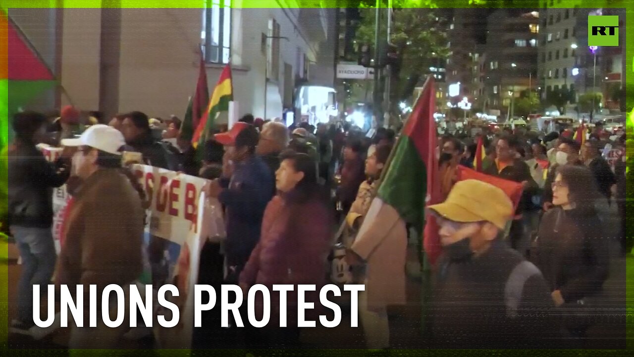 Riot police deployed to handle pot-banging anti-govt protesters in La Paz