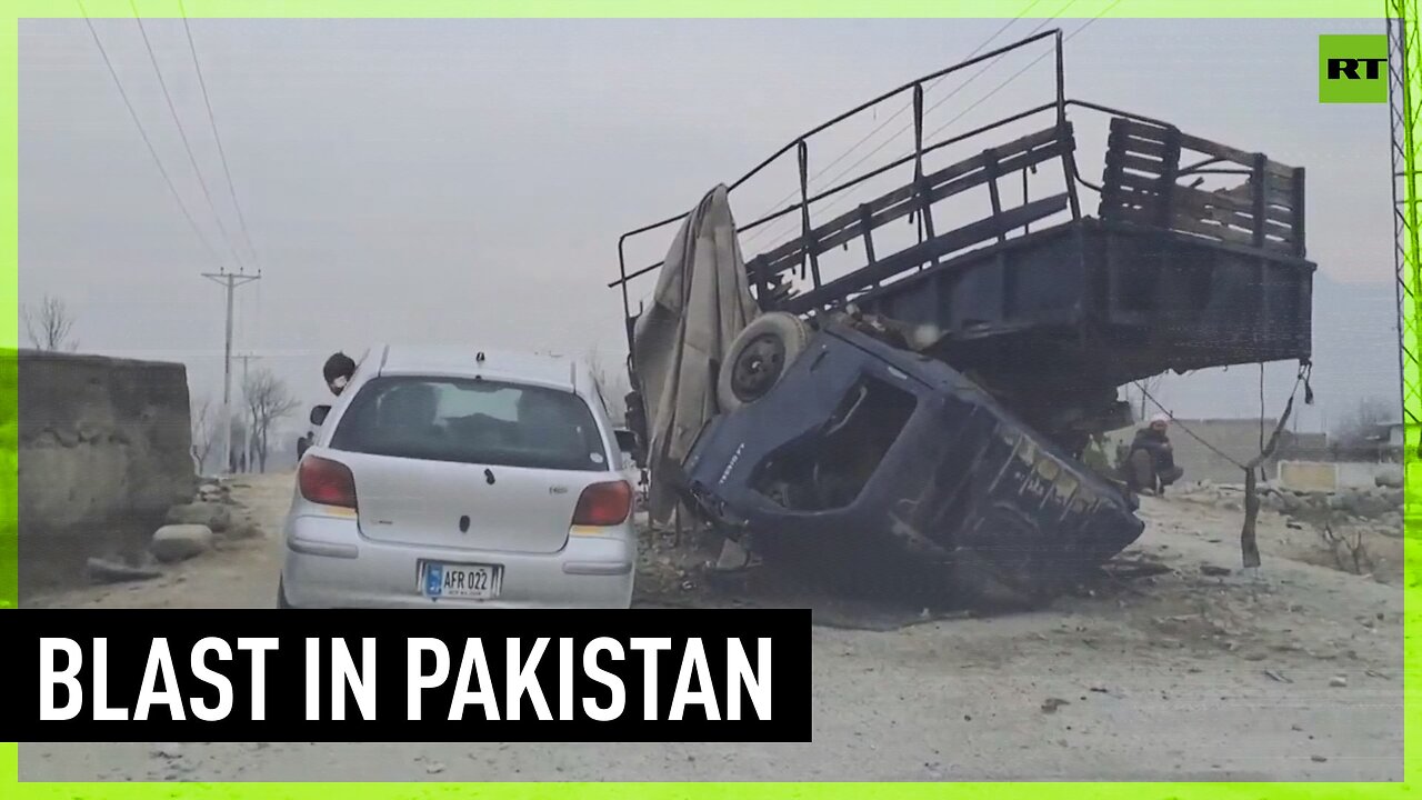 Car explosion kills 5 policemen in Pakistan