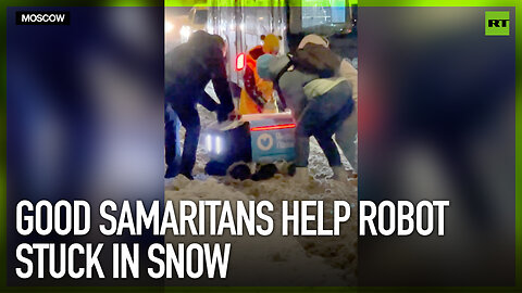 Good Samaritans help robot stuck in snow