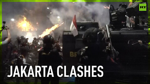 Clashes erupt in Jakarta after parliament storm attempt