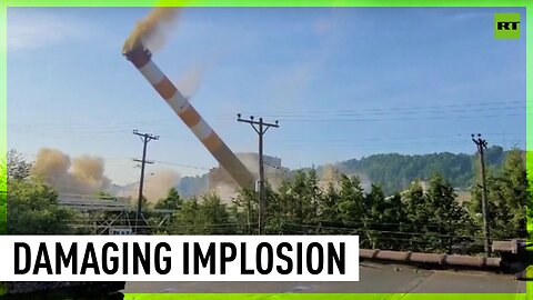 Implosion of smokestacks in Pennsylvania goes wrong