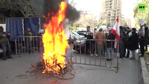 Families of Beirut Port Explosion Victims Erect Burning Blockades
