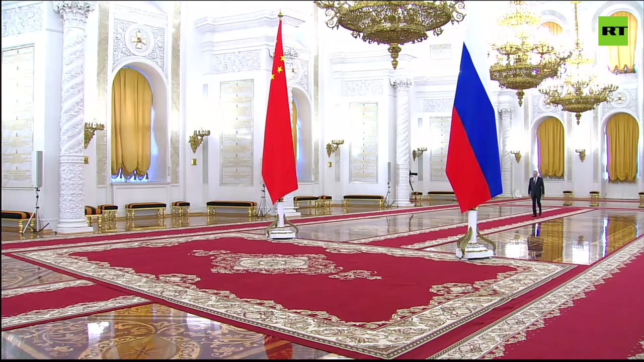 Putin receives Xi Jinping in Kremlin Palace