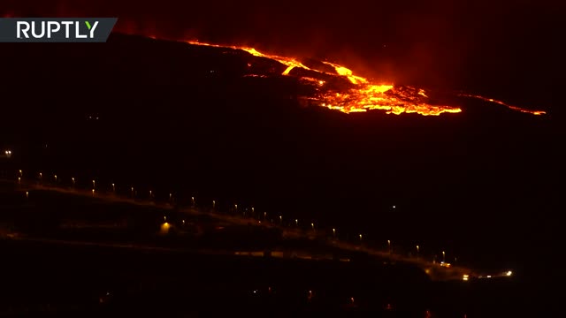 La Palma's Cumbre Vieja volcano eruptions intensify