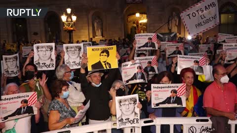 Protesters rally in support of Catalan independence leader Puigdemont in Barcelona