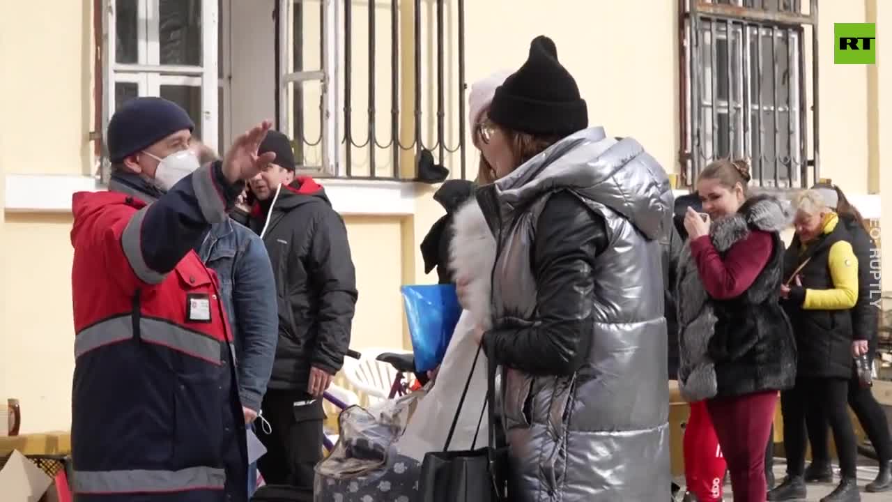 Ukrainian evacuees arrive at Hungary’s Beregsurany reception center