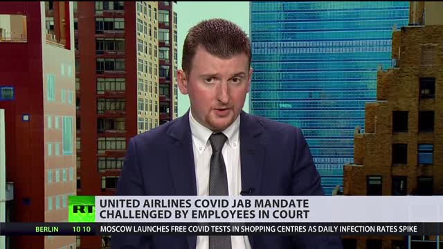 United Airlines COVID jab mandate challenged by employees in court