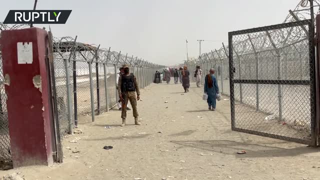 Afghan citizens return home as border-crossing with Pakistan reopens