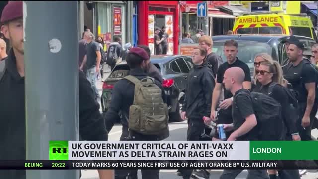 Anti-vaxxers protesting health pass try to storm BBC offices