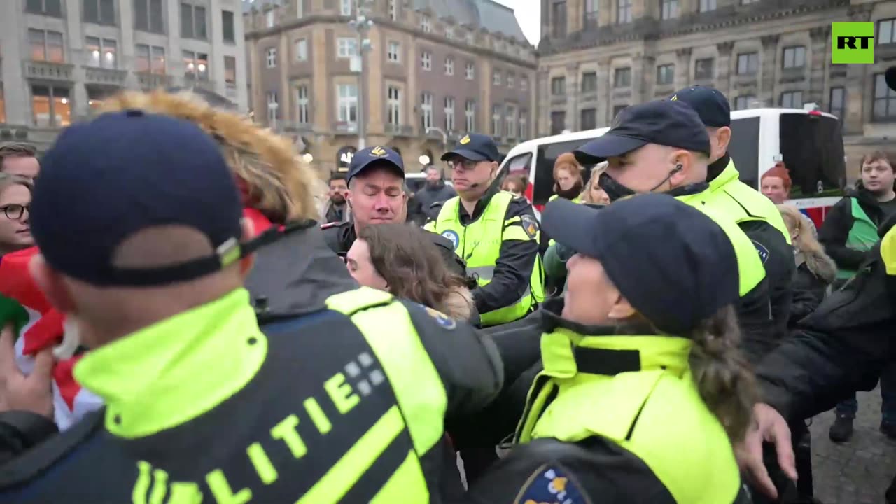 Dutch cops bust 100+ pro-Palestinian protesters during violent clashes in Amsterdam