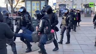 Thousands detained at anti-war protests across Russia