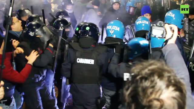 Clashes erupt as rival protests held in Milan