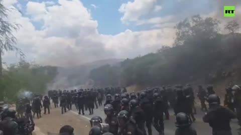 Bolivian cops clear pro-Morales blockade