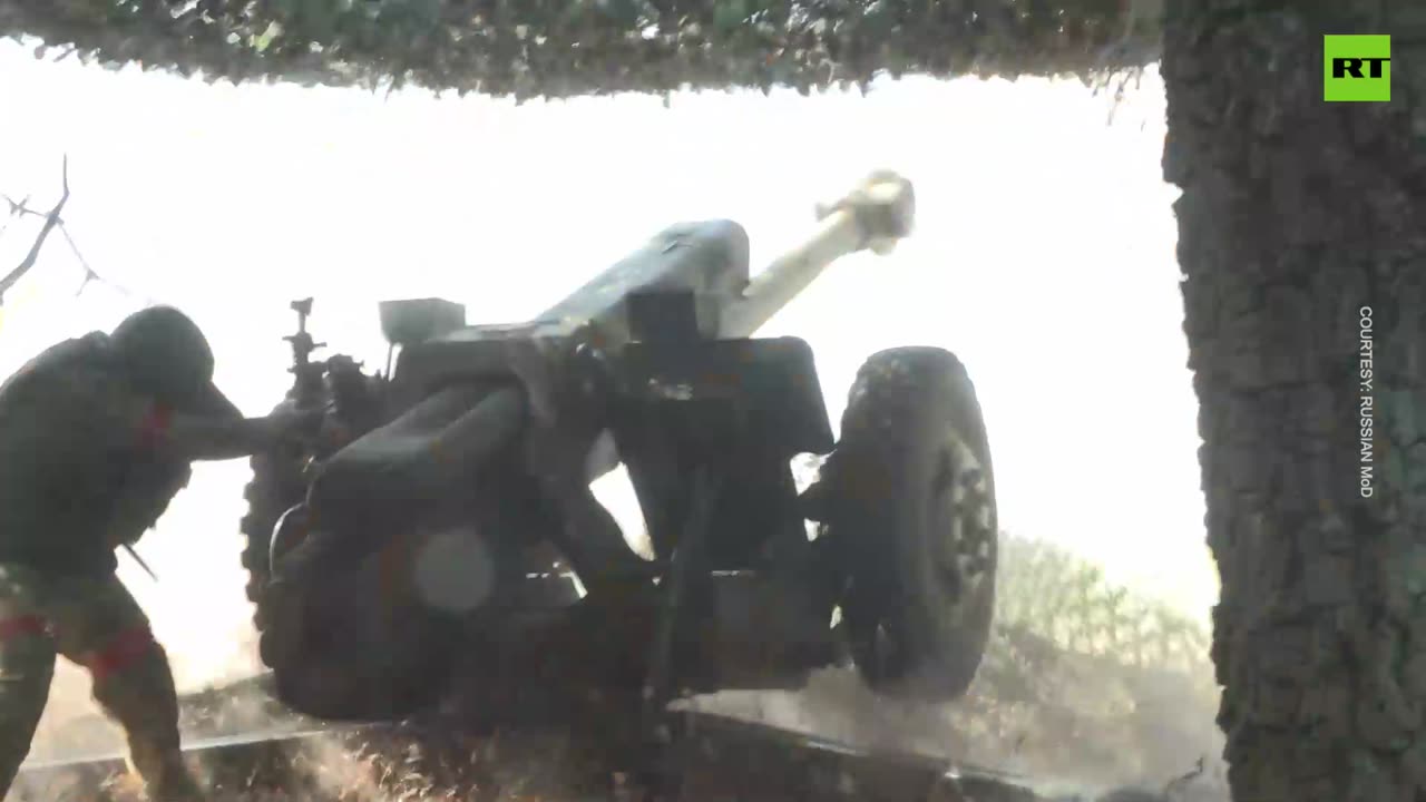 Russia’s D-30 howitzer strikes Ukrainian troops and artillery