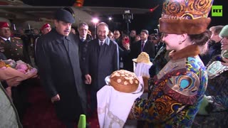 Venezuelan President welcomed at Kazan airport with traditional Russian bread