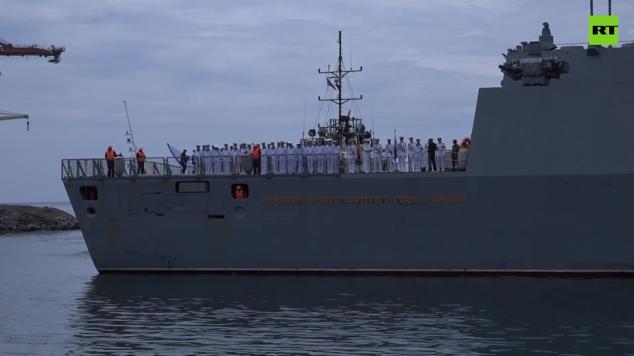 Russian warships dock in Venezuelan port