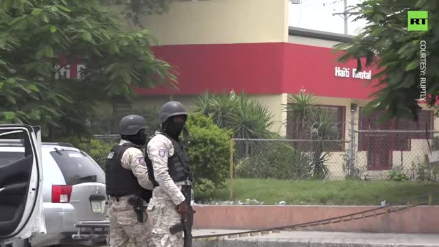 Burning tires & barricades: Fuel shortage drives motorcyclists to protest in Haiti