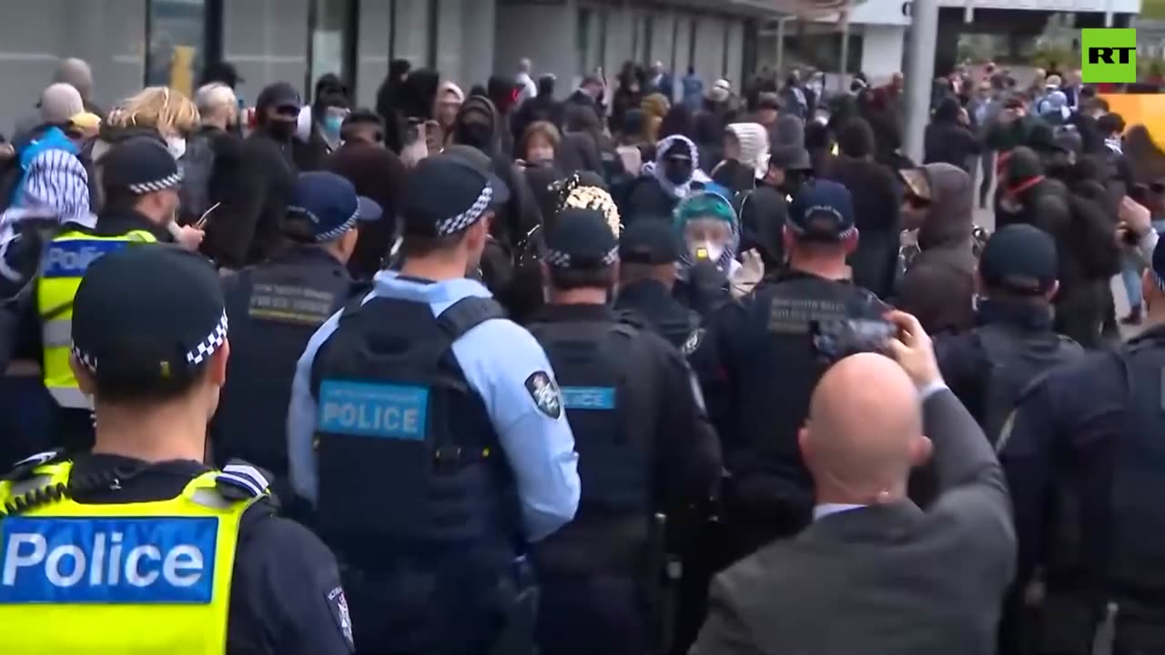 Anti-war protesters clash with police outside arms convention in Australia