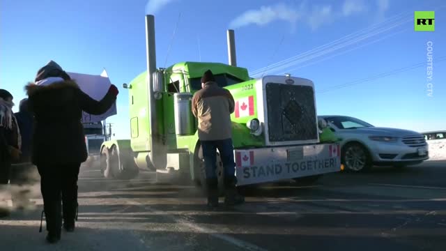 Thousands of Canadian Truckers Denounce Vaccine Mandate