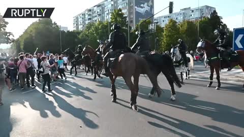 Slovenian protest against Covid-19 pass mandate gets chaotic