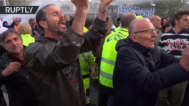 Water cannon deployed at anti-Green Pass rally in Italy’s Trieste