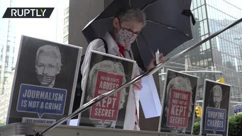 Protesters celebrate Assange’s 50th birthday outside British Consulate in NYC