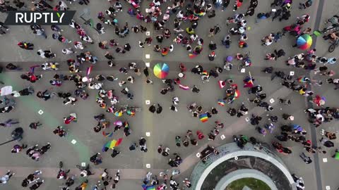 Hundreds join march against LGBT discrimination in Mexican capital