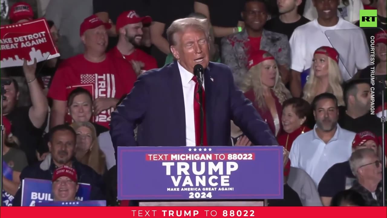 'I'll sue their ass off' | Mic fails on Trump at Detroit rally