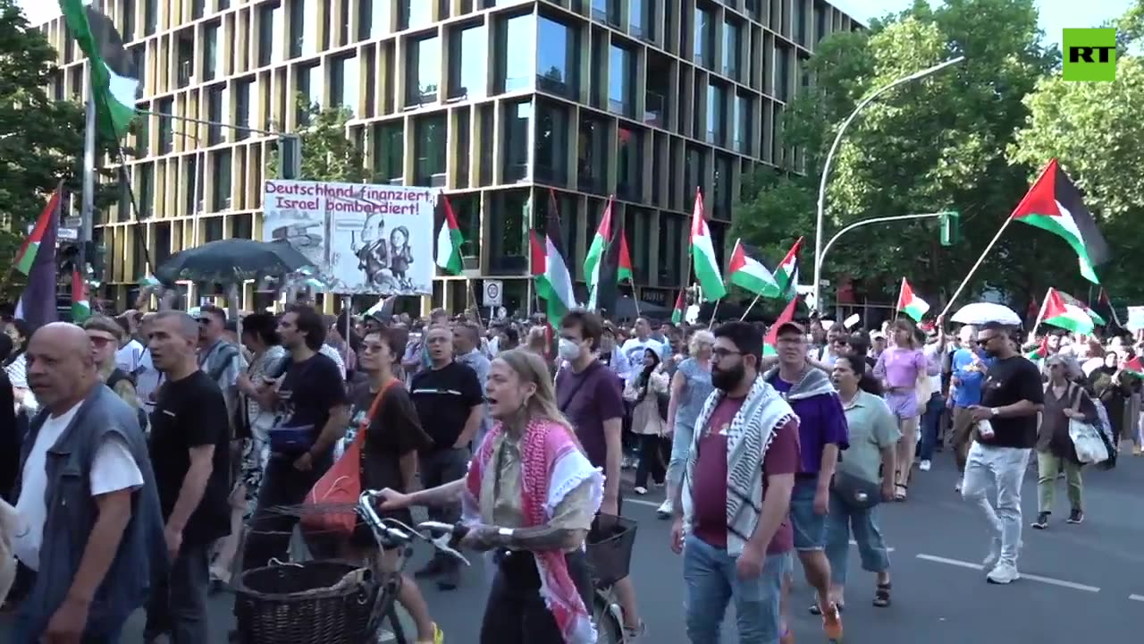 Berlin activists condemn German govt for supporting Israel