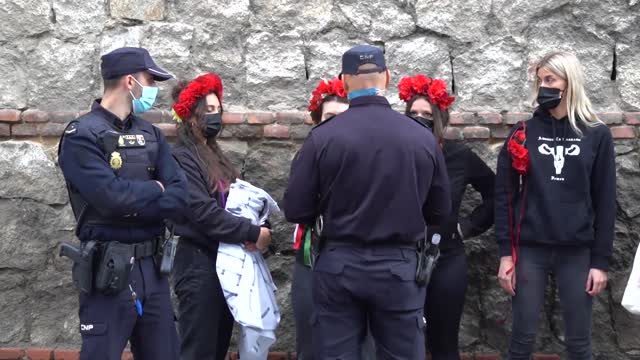 'Madrid will be the grave of fascism' | FEMEN activists protest outside HQ of far-right Vox party