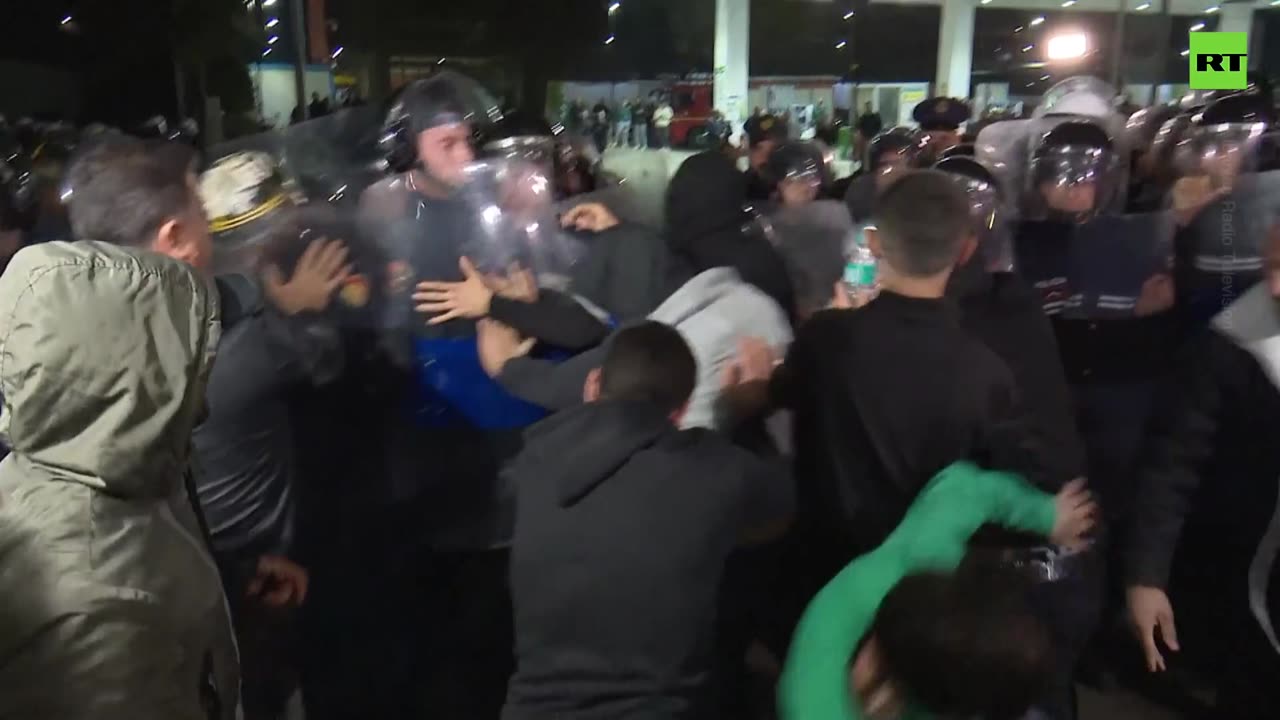 Albanian opposition blocks roads, demands caretaker government ahead of flection