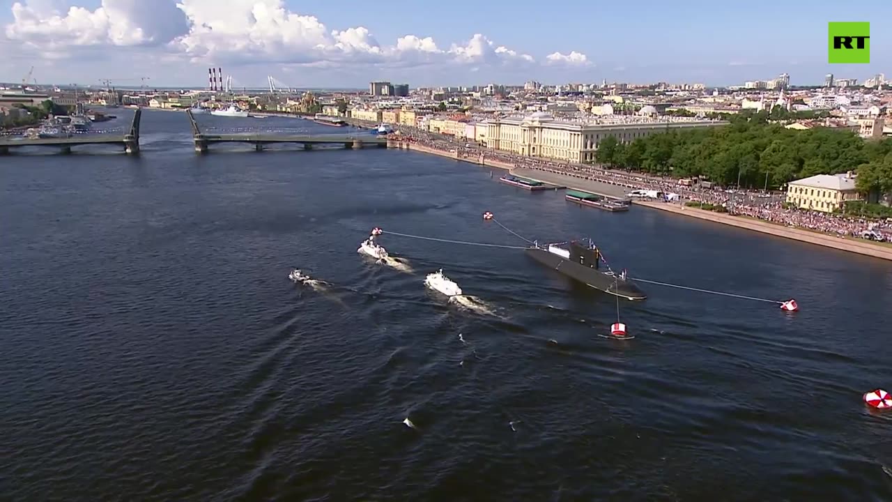 Navy Day Parade held in St. Petersburg, Russia | Highlights