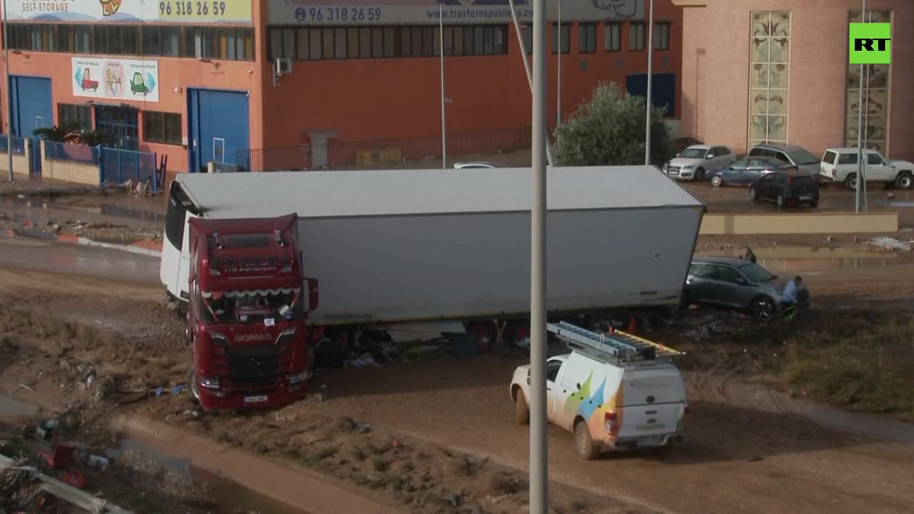 Storm aftermath in Spain's Valencia | Real-life apocalyptic scenes