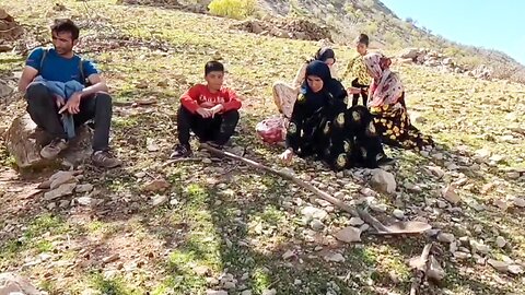 Danger for the mother, her children and her pregnant daughter-in-law in the mountains