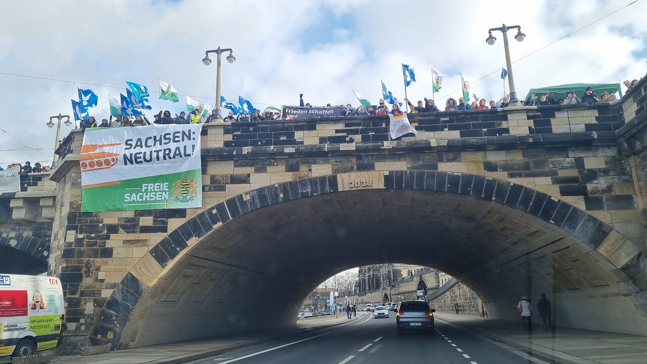 DRESDNER AUTOKORSO FÜR FRIEDEN UND FREIHEIT - Dresden, 04 02 2023 - DIE FAHRT & DAS VERSAMMLUNGSENDE