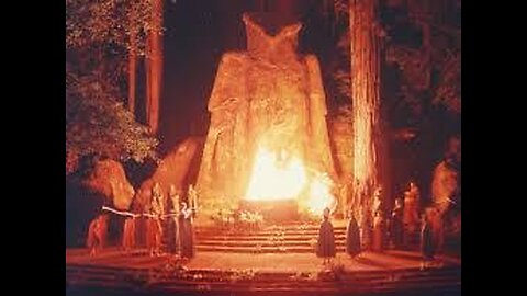 Alex Jones dentro do Bohemian Grove