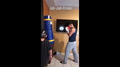 Jab-Jab-Cross combo🥊