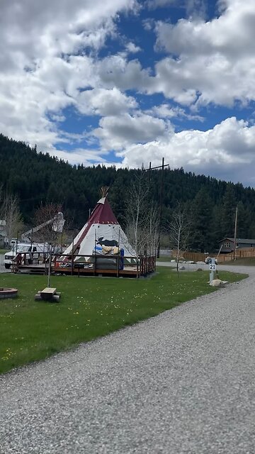 Gold Mountain Teepee - come vacation here!