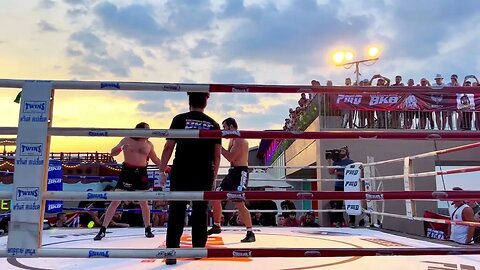 Street Fight Mike VS Leo Pla